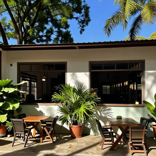 Mangueiras Bar: Um Refúgio para os Amantes de Boa Comida