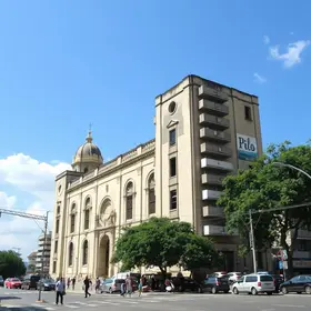 Prefeitura de Rio Branco atende reivindicação dos moradores do Dom Giocondo e inicia demolição de imóvel demolição de imóvel no Dom Giocondo